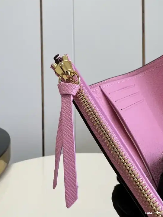 Vuitton VICTORINE Louis Wallet 0324